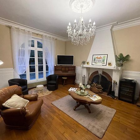 Vue Du Chateau D'Excideuil En Chambres エクステリア 写真