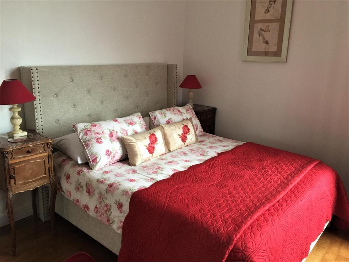 Vue Du Chateau D'Excideuil En Chambres 部屋 写真