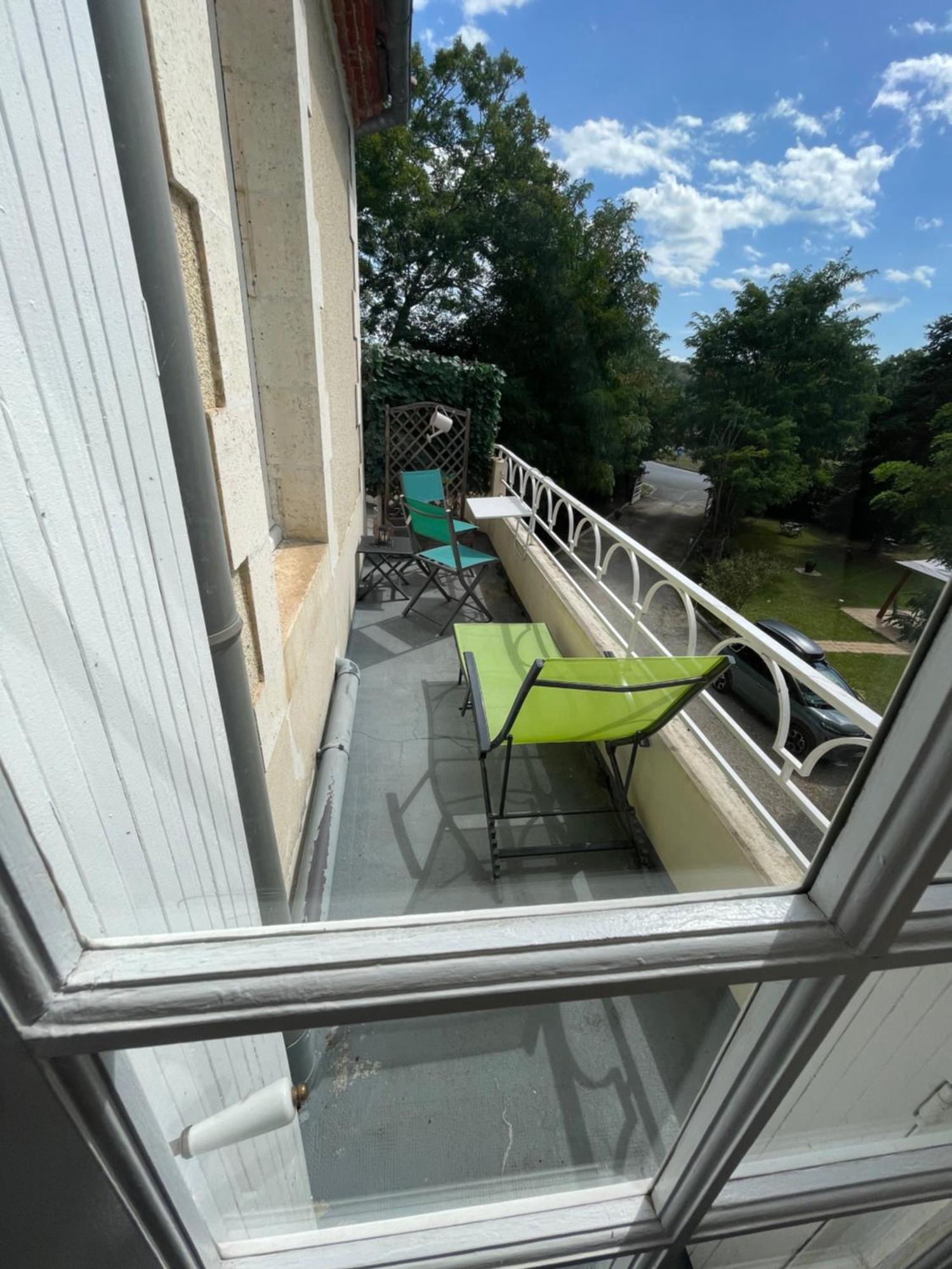 Vue Du Chateau D'Excideuil En Chambres エクステリア 写真