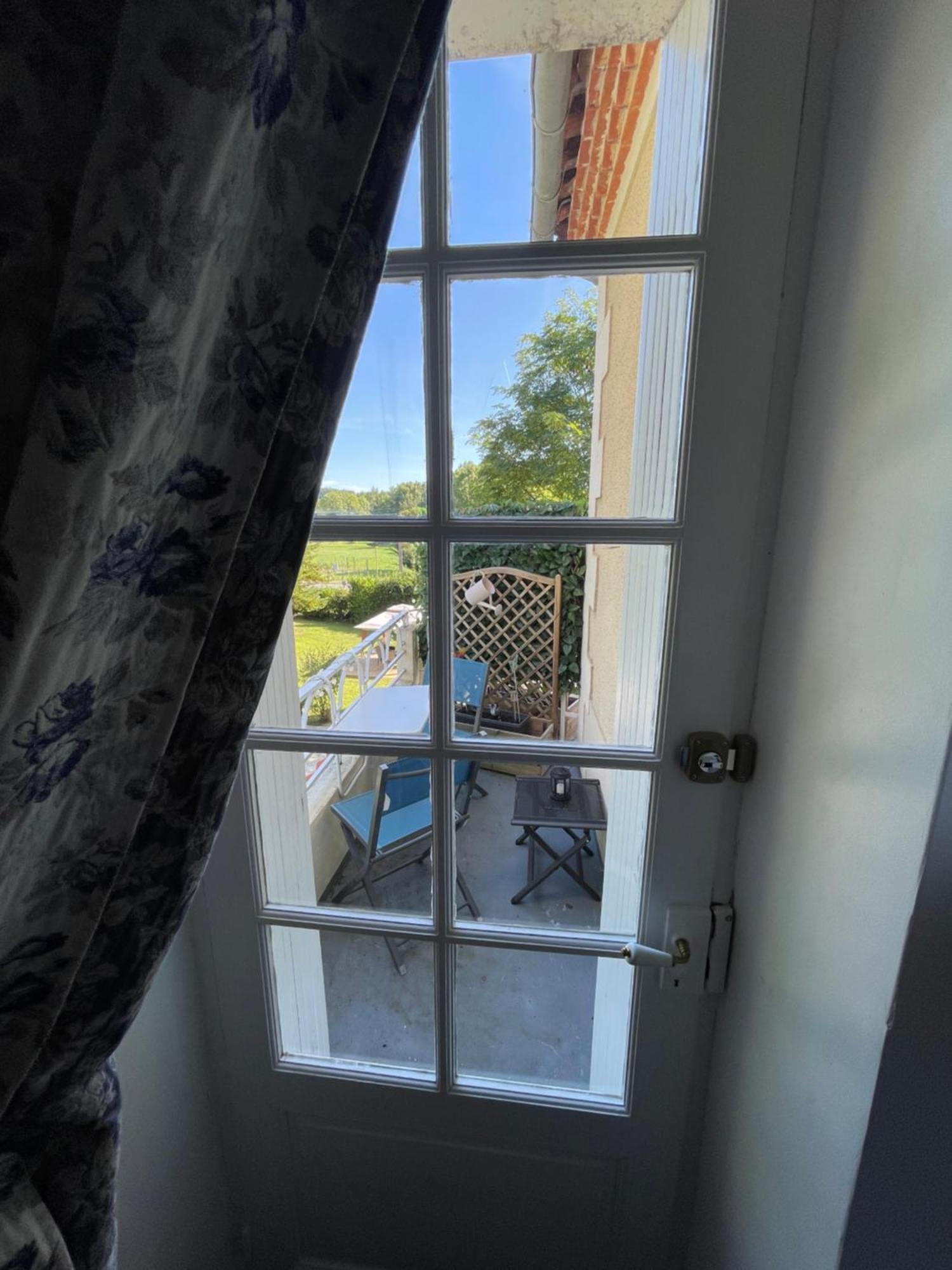 Vue Du Chateau D'Excideuil En Chambres エクステリア 写真