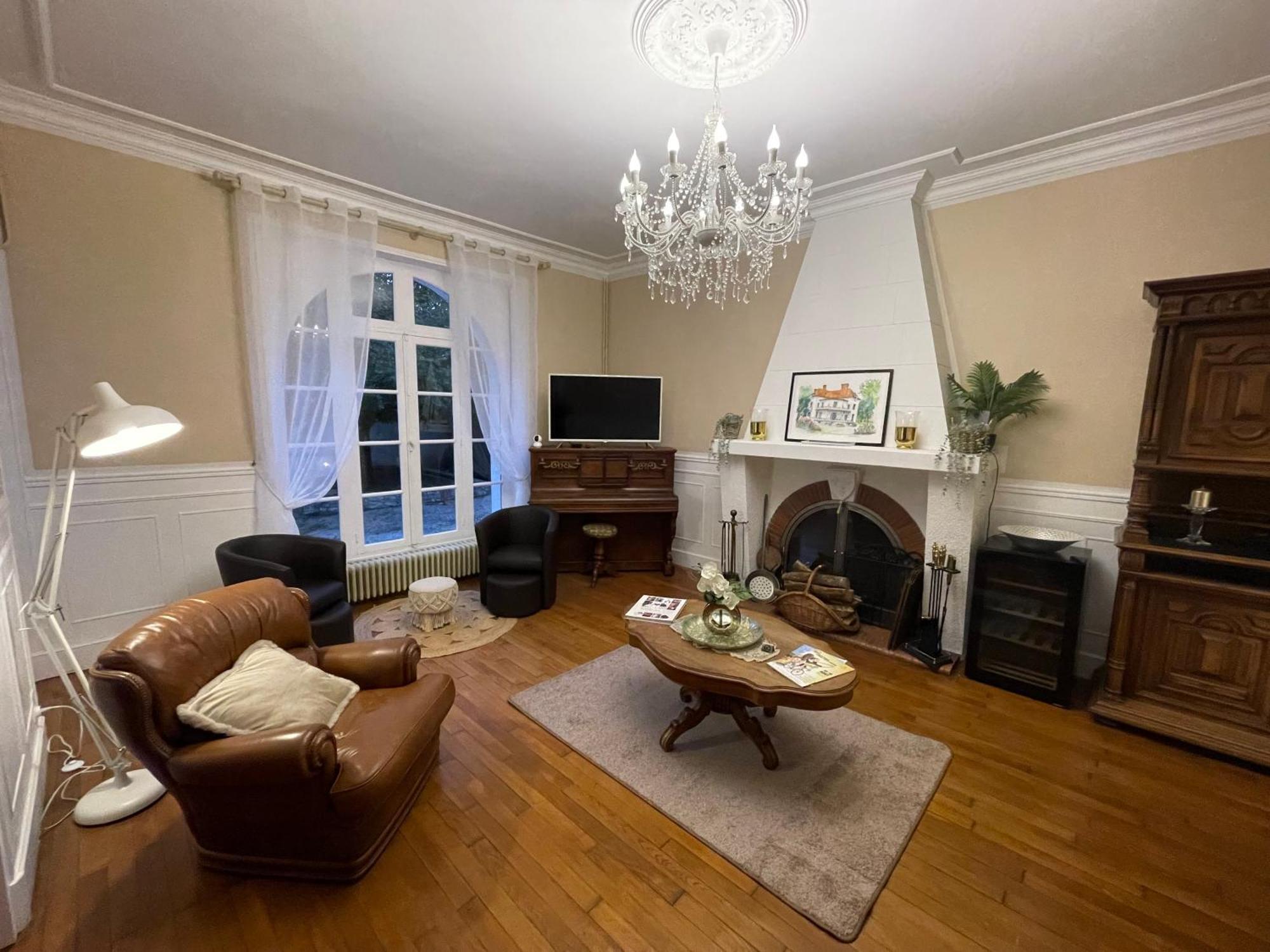 Vue Du Chateau D'Excideuil En Chambres エクステリア 写真