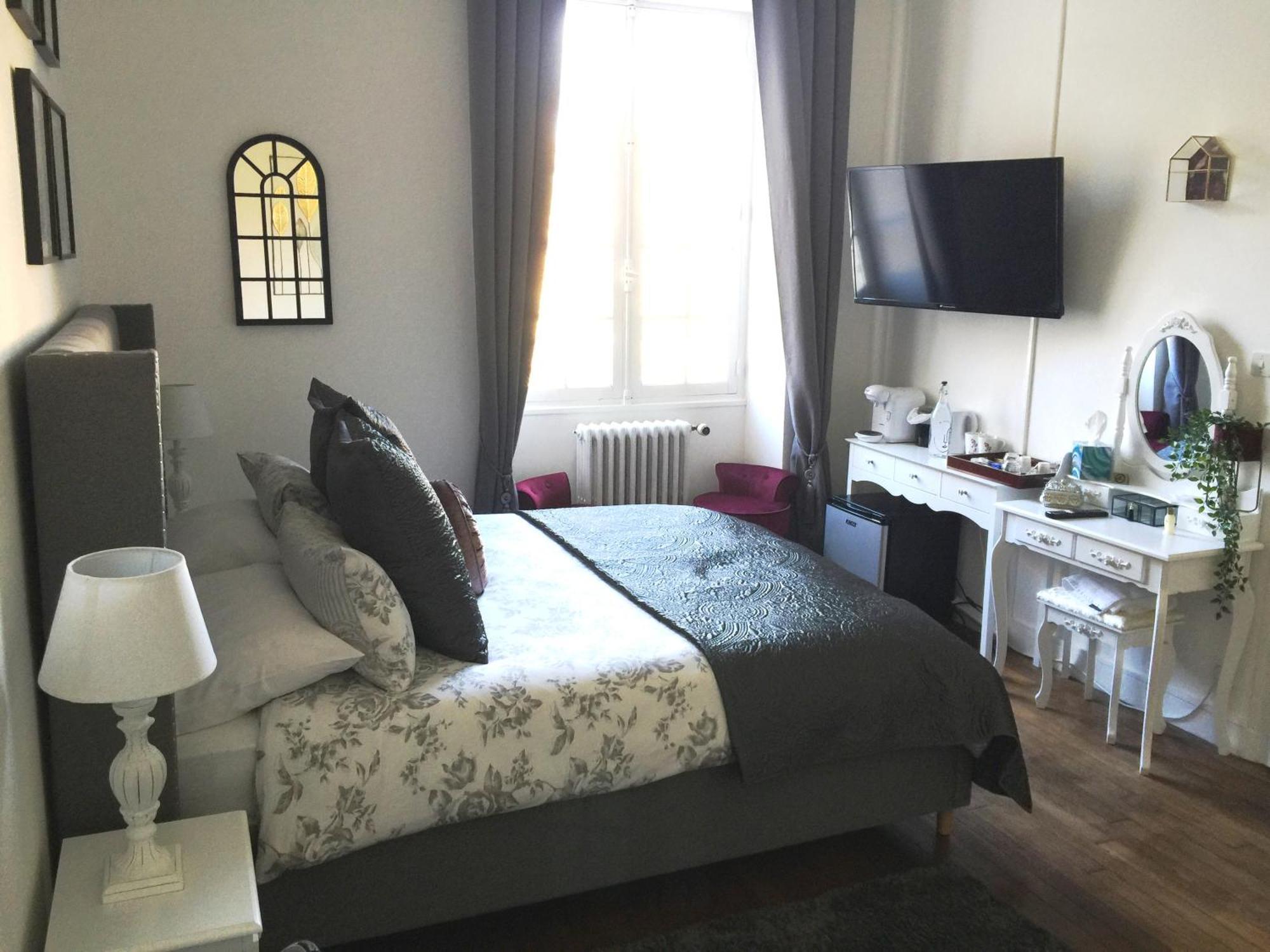 Vue Du Chateau D'Excideuil En Chambres 部屋 写真